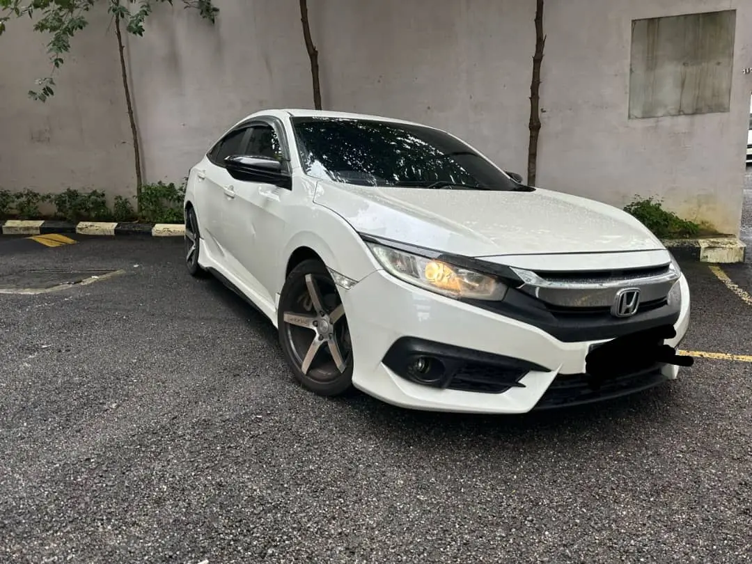 Honda Civic FC - Image 2