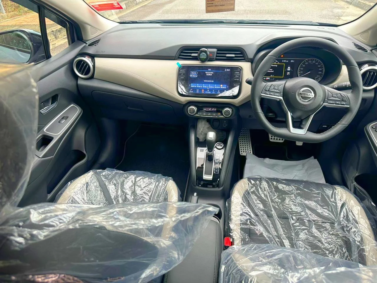 Nissan Almera - Image 7