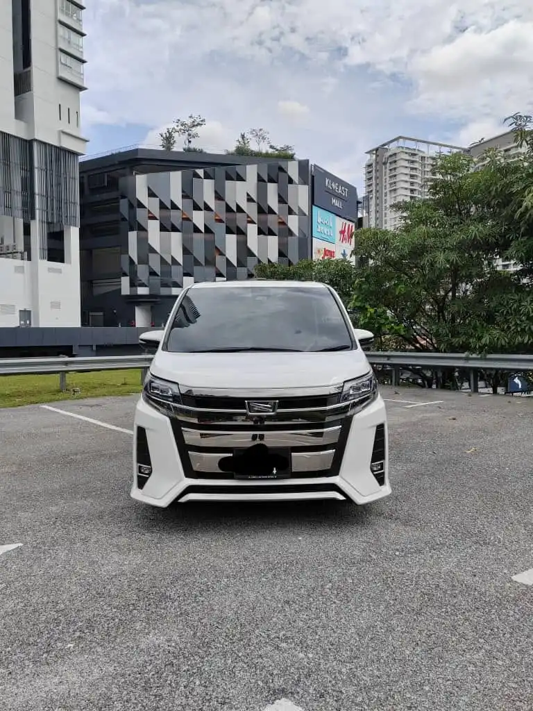 Toyota Voxy & Noah (Mini Vellfire) - Image 7