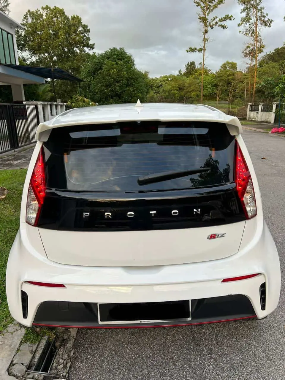 Proton Iriz Executive 1.6cc - Image 2