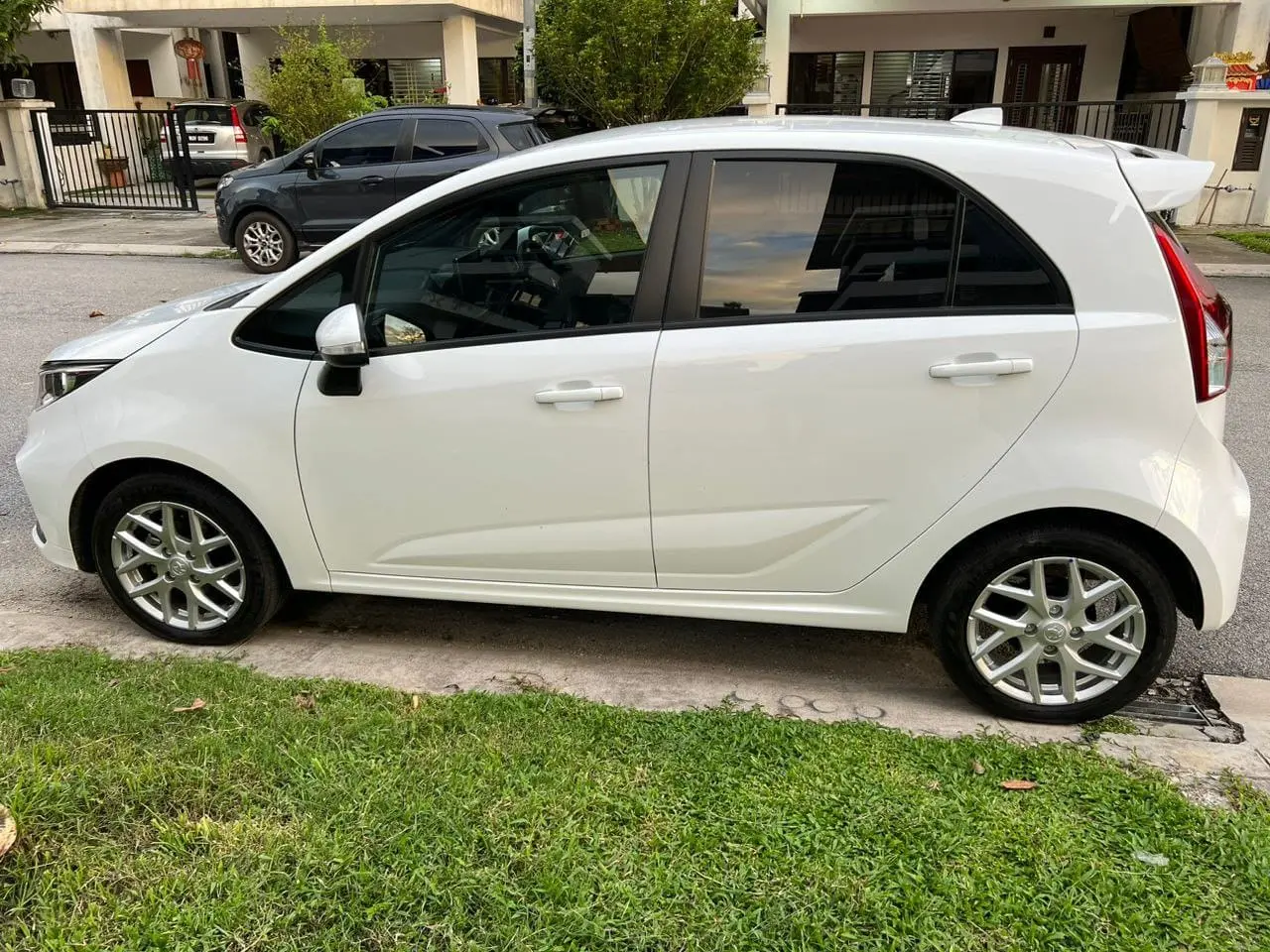 Proton Iriz Executive 1.6cc - Image 4