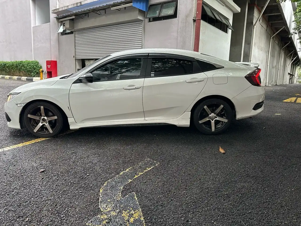 Honda Civic FC - Image 10