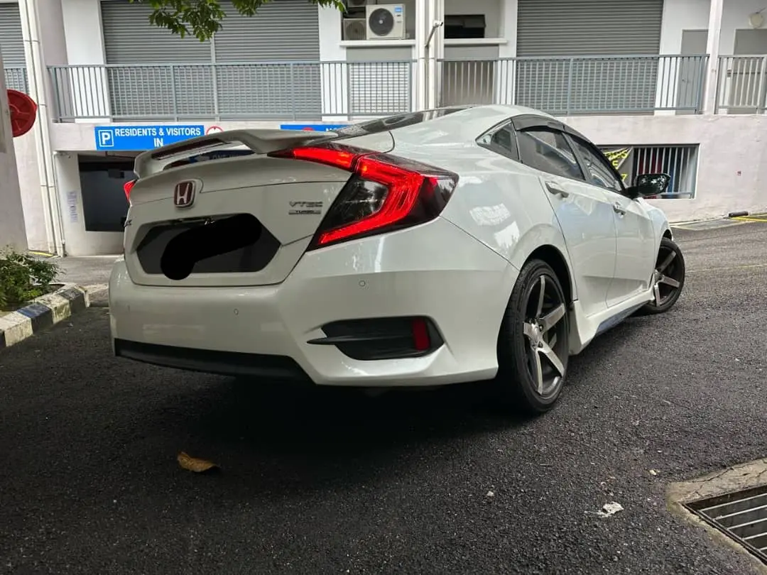 Honda Civic FC - Image 4