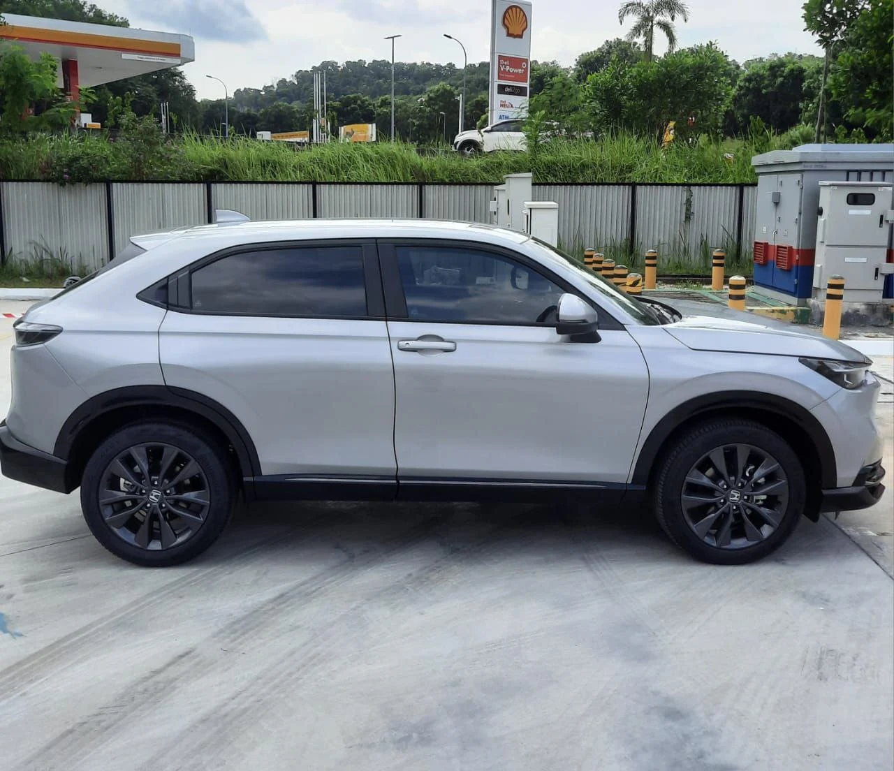 Honda HRV RS (Hybrid) - Image 2