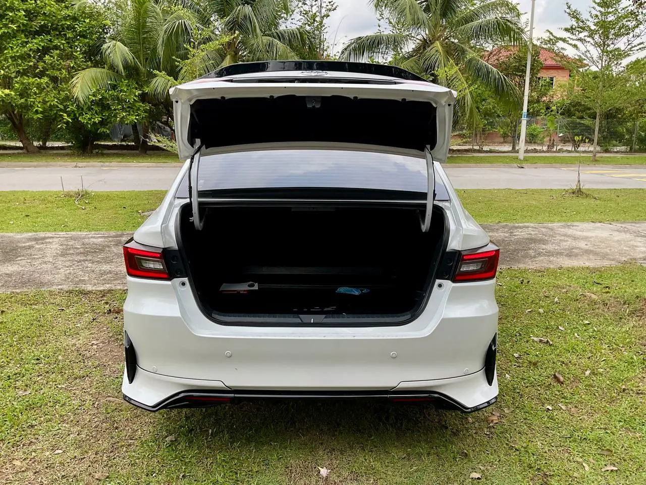 Honda Civic FC - Image 13