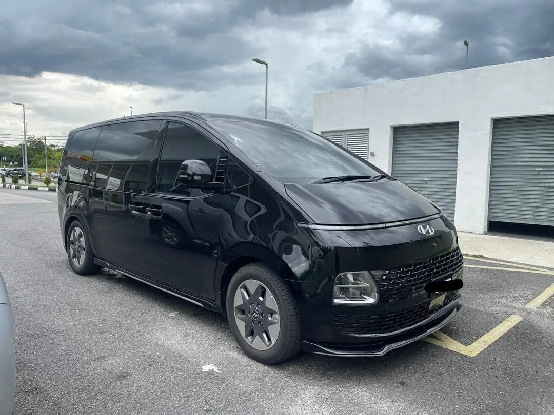 Hyundai Staria Max