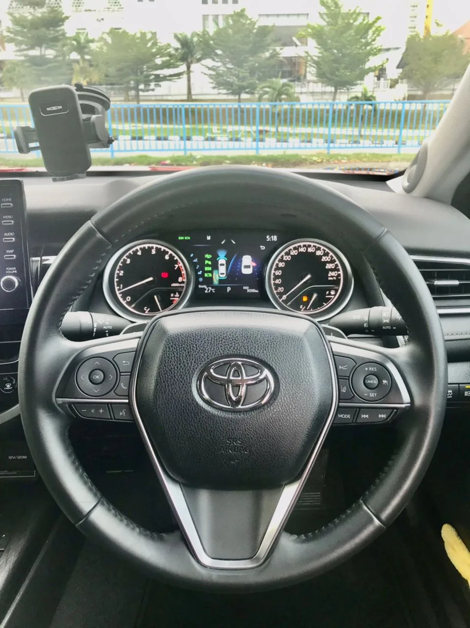 Toyota Camry - Image 6