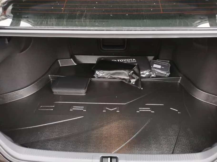 Toyota Camry - Image 7