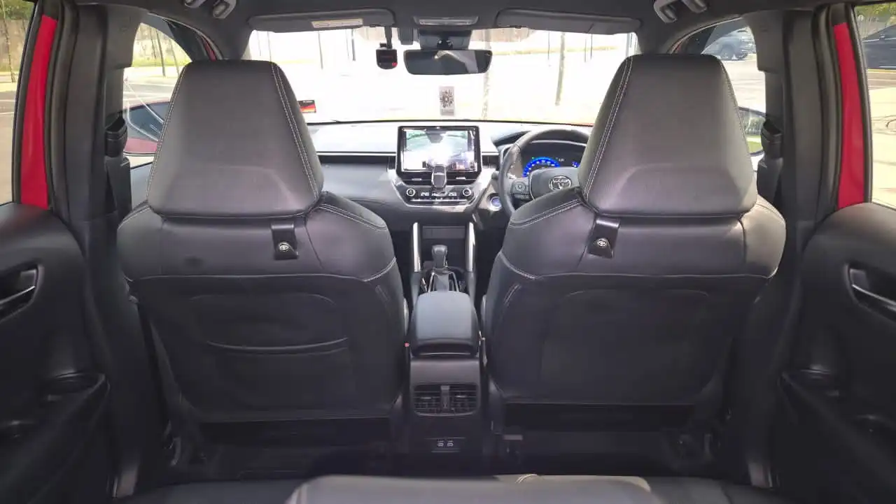 Toyota Corolla Cross Hybrid - Image 11