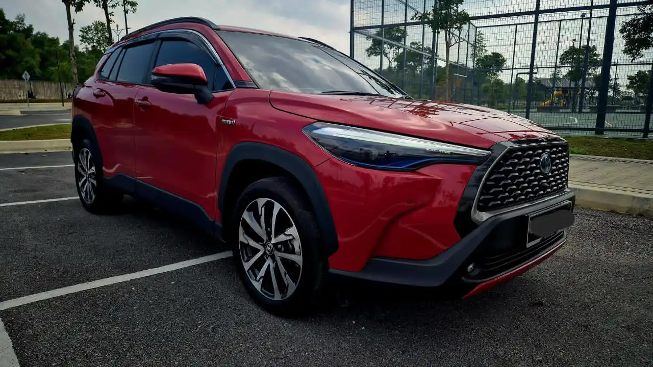 Toyota Corolla Cross Hybrid - Image 2