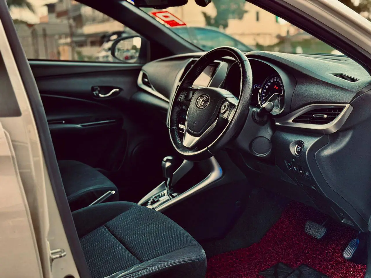 Toyota Yaris - Image 6