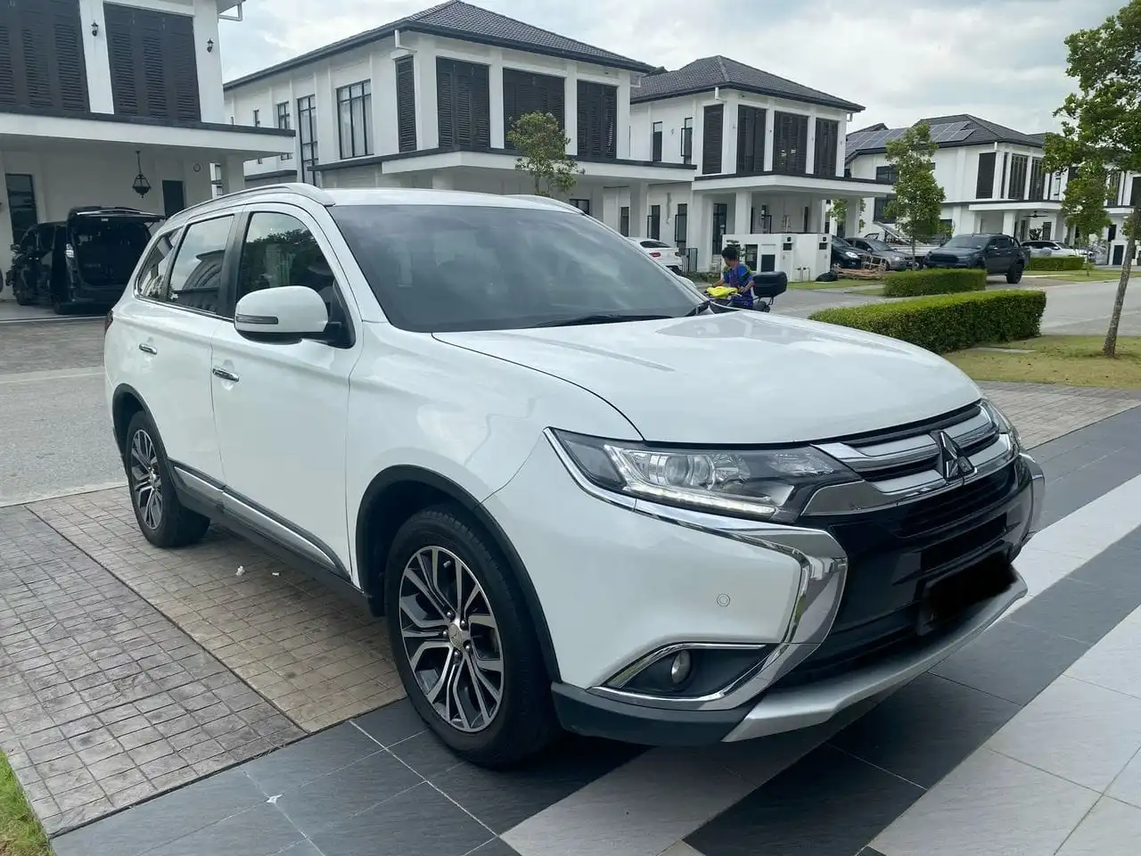 Mitsubishi Outlander - Image 3