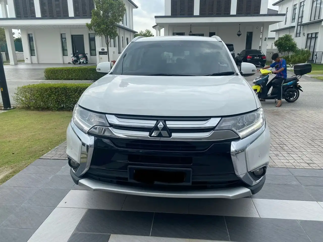 Mitsubishi Outlander - Image 4