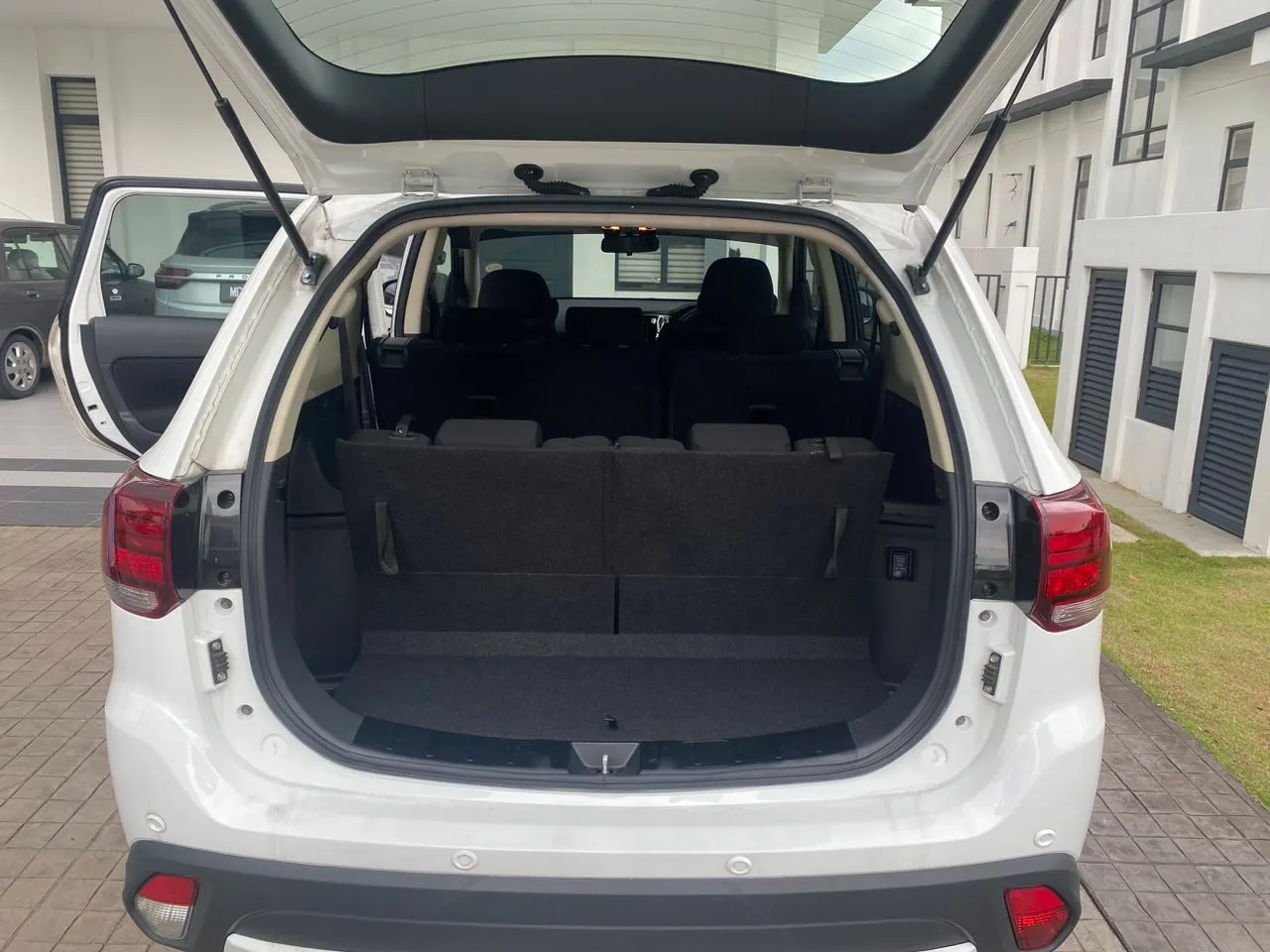 Mitsubishi Outlander - Image 5