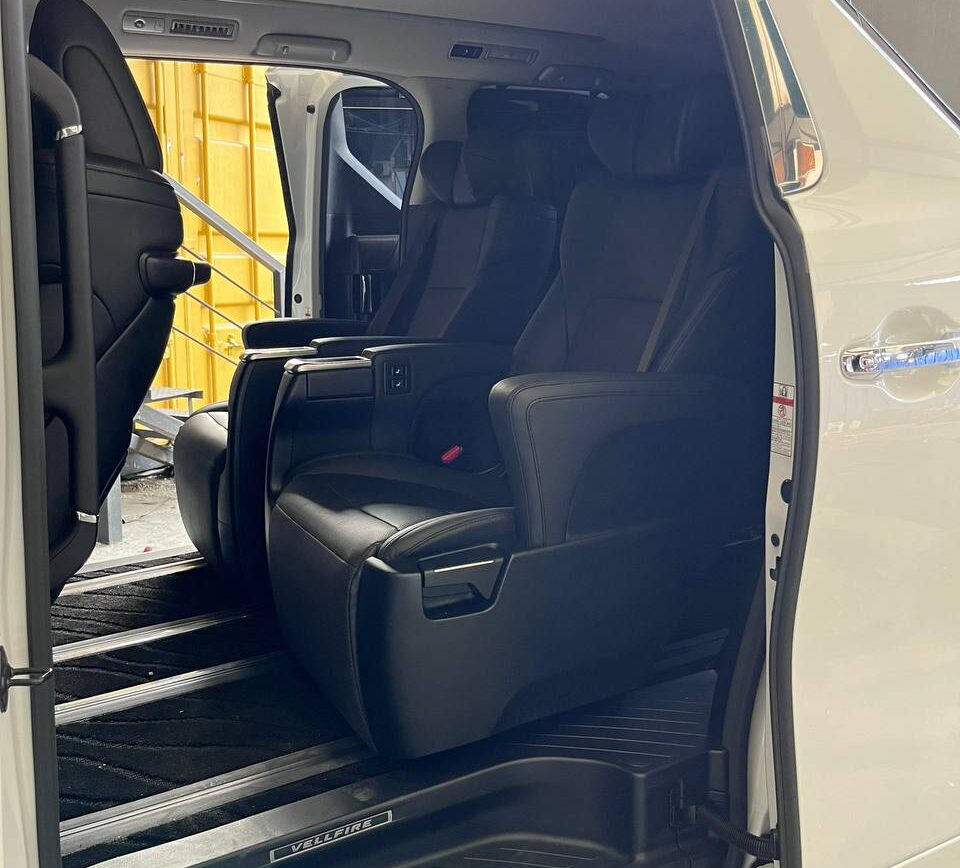 Vellfire ZG AGH30 New Facelift - Image 11